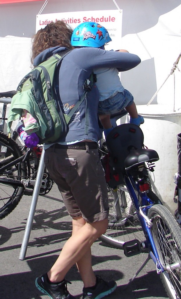 Baby loading onto bike - DSC00219